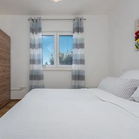 Appartement Hibiskus App1 Vir